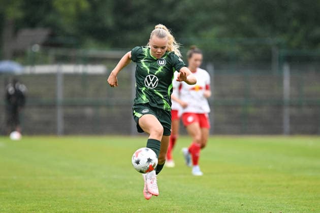 Fußball I Frauen I Saison 2026-2027 I Freundschaftsspiel I RB Leipzig - VfL Wolfsburg I 01.08.2026 Anny Kerim-Lindland (38, VfL Wolfsburg) Freisteller, Nahaufnahme, Porträt, Portrait, Einzelfoto, Einzelbild, Körper Markranstädt Rasenplatz, Stadion am Bad Großfeld, Am Stadtbad 30 Sachsen Deutschland *** Soccer I Women s I 2026–2027 Season I Friendly Match I RB Leipzig vs. VfL Wolfsburg I August 1, 2026 Anny Kerim Lindland 38, VfL Wolfsburg, cutout, close-up, portrait, single photo, single image, body, Markranstädt grass field, Stadion am Bad Großfeld, Am Stadtbad 30, Saxony, Germany Copyright: xLobeca InesxHähnelx