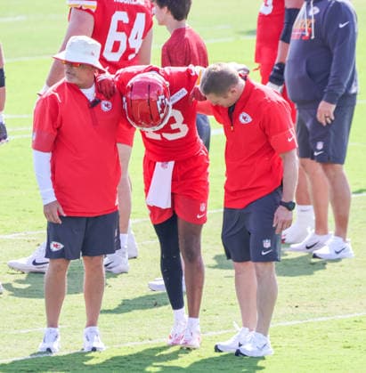 AUGUST 1, 2026: Kansas City Chiefs wide receiver Cyrus Allen was helped up after an apparent injury during practice at Chiefs training camp in St. Joseph, MO. CSM St. Joseph United States - ZUMAc04_ 20260801_zma_c04_077 Copyright: xRomanxPunox