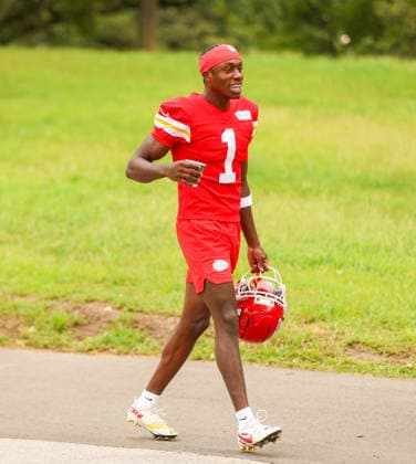 AUGUST 1, 2026: Kansas City Chiefs wide receiver Xavier Worthy walks down the hill towards the field at Chiefs training camp in St. Joseph, MO. CSM St. Joseph United States - ZUMAc04_ 20260801_zma_c04_017 Copyright: xRomanxPunox