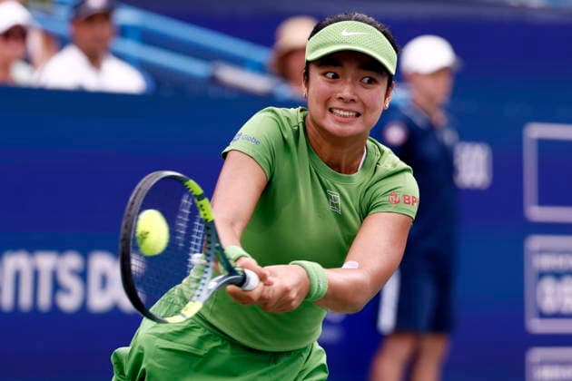 Mubadala Citi DC Tennis Open Alexandra Eala of the Philippines in action against Naomi Osaka of Japan during their semi final match at the Mubadala Citi DC Open in Washington, DC, USA, 01 August 2026. WASHINGTON DC UNITED STATES  Copyright: xWILLxOLIVERx