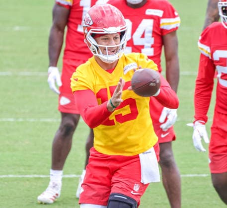 AUGUST 1, 2026: Kansas City Chiefs quarterback Patrick MahomesÃ‚ reacts during practice at Chiefs training camp in St. Joseph, MO. CSM St. Joseph United States - ZUMAc04_ 20260801_zma_c04_055 Copyright: xRomanxPunox