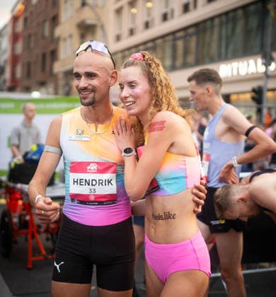 Adidas Runners City Night Berlin 2026 Portrait Familie Pfeiffer: Pfeiffer Hendrik (Düsseldorf Athletics, 33) und Pfeiffer Esther (Düsseldorf Athletics, F2) 10KM, adidas Runners City Night am Kurfürstendamm in Berlin-Charlottenburg, Berlin (Deutschland) am 01. August 2026 *** Adidas Runners City Night Berlin 2026: Portrait of the Pfeiffer Family—Hendrik Pfeiffer of Düsseldorf Athletics, age 33, and Esther Pfeiffer of Düsseldorf Athletics, F2 10KM, at the Adidas Runners City Night on Kurfürstendamm in Berlin-Charlottenburg, Berlin, Germany, on August 1, 2026 Copyright: xBEAUTIFULxSPORTS Kuehnx