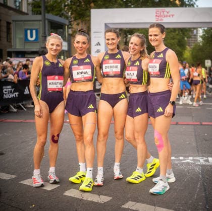 Adidas Runners City Night Berlin 2026 Teamfoto: Marathon Team Berlin: Hendel Kristina (Marathon Team Berlin, F9), Langerwisch Anna (Marathon Team Berlin, F12), Schöneborn Deborah (Marathon Team Berlin, F15), Fischer Katja (Marathon Team Berlin, F25) und Schöneborn Rabea (Marathon Team Berlin, F13), adidas Runners City Night am Kurfürstendamm in Berlin-Charlottenburg, Berlin (Deutschland) am 01. August 2026 *** Adidas Runners City Night Berlin 2026 Team Photo: Marathon Team Berlin—Kristina Hendel (Marathon Team Berlin, F9), Anna Langerwisch (Marathon Team Berlin), F12, Deborah Schöneborn, Marathon Team Berlin, F15, Katja Fischer, Marathon Team Berlin, F25, and Rabea Schöneborn, Marathon Team Berlin, F13, at the adidas Runners City Night on Kurfürstendamm in Berlin-Charlottenburg, Berlin, Germany, on August 1, 2026 Copyright: xBEAUTIFULxSPORTS Kuehnx