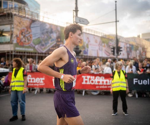 Adidas Runners City Night Berlin 2026 Schucht Theodor (Marathon Team Berlin, 20) 10KM Männer, adidas Runners City Night am Kurfürstendamm in Berlin-Charlottenburg, Berlin (Deutschland) am 01. August 2026 *** Adidas Runners City Night Berlin 2026 Schucht Theodor Marathon Team Berlin, 20th 10KM Men s Race, Adidas Runners City Night on Kurfürstendamm in Berlin-Charlottenburg, Berlin, Germany, on August 1, 2026 Copyright: xBEAUTIFULxSPORTS Kuehnx