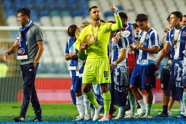 Diogo Costa seen celebrating with trophy after winning Supertaca Portugal 2026 game between teams of FC Porto and UD Torreense (Maciej Rogowski Ball Raw Images PT) Coimbra Estadio Cidade de Coimbra Portugal Copyright: xMaciejxRogowskix maciejrogowski_porto_torreense_2627_2741
