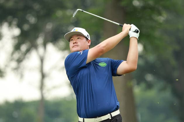 Rocket Classic DETROIT, MICHIGAN - AUGUST 1: Sungjae Im of the Republic of Korea plays his tee shot on the fifth hole during the third round of the Rocket Classic 2026 at the Detroit Country Club in Detroit, Michigan, MI, USA Saturday, August 1, 2026. Detroit Michigan United States  Copyright: xJorgexLemusx originalFilename:lemus-rocketcl260801_npW6U.jpg