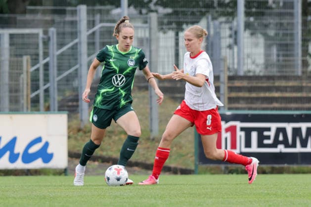 01.08.2026, xgrfx, Fussball Testspiel Frauen , RB Leipzig - VfL Wolfsburg v.l. Sophia Kleinherne (VfL Wolfsburg), Emilia Kiaer Asgeirsdottir (RB Leipzig) (DFL DFB REGULATIONS PROHIBIT ANY USE OF PHOTOGRAPHS as IMAGE SEQUENCES and or QUASI-VIDEO) Leipzig *** August 1, 2026, xgrfx, Women’s Soccer Friendly Match, RB Leipzig vs. VfL Wolfsburg, Sophia Kleinherne (VfL Wolfsburg), Emilia Kiaer Asgeirsdottir (RB Leipzig). DFL and DFB regulations prohibit any use of photographs as image sequences and or quasi-video. Leipzig