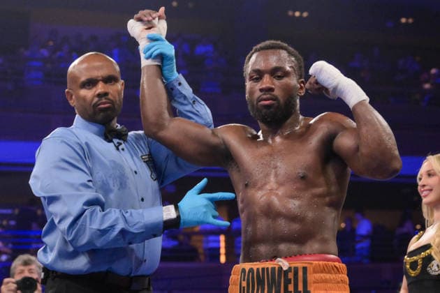 August 1, 2026, Las Vegas, Nevada, USA: CHARLES CONWELL (22-1-17KOs) of Cleveland, OH stops PAUL KROLL (21-1-2-8KOs) of Philadelphia, PA by a TKO in the last round during Golden Boy promotion at the Virgin Hotel in Las Vegas. Las Vegas USA - ZUMAo117 20260801_zsp_o117_011 Copyright: xMikaelxOnax