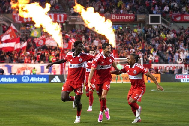 Robert Lewandowski (C) Dje Davilla (L) and Leonardo Barroso of Chicago celebrate a goal during a MLS, Fussball Herren, USA match between Chicago Fire and Charlotte FC at the Soldier Field stadium in Chicago, United States, 01 August 2026. MLS: Chicago Fire vs Charlotte FC !ACHTUNG: NUR REDAKTIONELLE NUTZUNG!  Copyright: xKennethxFernándezx AMDEP9955 20260802-55021053965_1