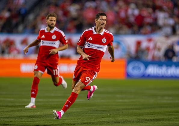 Football - Major League Soccer - Chicago Fire FC v Charlotte FC CHICAGO, USA - Saturday, August 1, 2026: Chicago Fire s Robert Lewandowski in action during a Major League Soccer match between Chicago Fire FC and Charlotte FC at Soldier Field. (Photo by David Rawcliffe Propaganda) CHICAGO Soldier Field ILLINOIS UNITED STATES OF AMERICA  Copyright: xDavidxRawcliffex P2026-08-01-Chicago_Fire_Charlotte-10