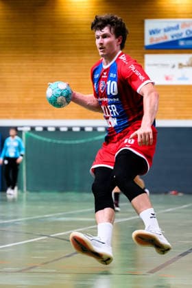 Altbach: HBL - 26 27 - SG BBM Bietigheim - Eulen Ludwigshafen Jonas Josef (Bietigheim) Altbach Baden-Württemberg Deutschland *** Altbach HBL 26 27 SG BBM Bietigheim Eulen Ludwigshafen Jonas Josef Bietigheim Altbach Baden-Württemberg Germany