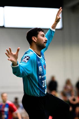 Altbach: HBL - 26 27 - SG BBM Bietigheim - Eulen Ludwigshafen Torhueter Martin Tomovski (Bietigheim) Altbach Baden-Württemberg Deutschland *** Altbach HBL 26 27 SG BBM Bietigheim Eulen Ludwigshafen Goalkeeper Martin Tomovski Bietigheim Altbach Baden-Württemberg Germany
