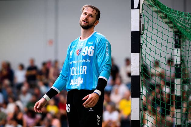 Altbach: HBL - 26 27 - SG BBM Bietigheim - Eulen Ludwigshafen Torhueter Jan Hrdlicka (Bietigheim) Altbach Baden-Württemberg Deutschland *** Altbach HBL 26 27 SG BBM Bietigheim Eulen Ludwigshafen Goalkeeper Jan Hrdlicka Bietigheim Altbach Baden-Württemberg Germany