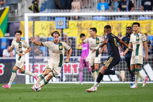 August 01, 2026: Atlanta United Midfielder Will Reilly (28) controls the ball during the second half of an MLS, Fussball Herren, USA match against the Philadelphia Union at Subaru Park in Chester, Pennsylvania. CSM Chester United States of America - ZUMAc04_ 20260801_zma_c04_196 Copyright: xKylexRoddenx