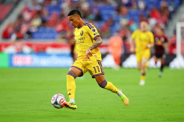 HARRISON, NJ - AUGUST 01: Tiago Souza 11 of the Orlando City SC controls the ball during the first half of the game against Red Bull New York on August 1, 2026 at Sports Illustrated Stadium in Harrison, New Jersey. (Photo by Rich Graessle Icon Sportswire) SOCCER: AUG 01 MLS, Fussball Herren, USA Red Bull New York vs Orlando City EDITORIAL USE ONLY Icon26080129722
