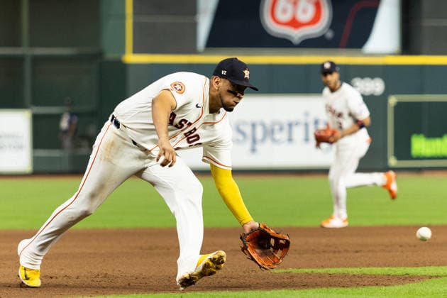August 1, 2026, Houston, Texas, USA: Houston Astros third baseman ISAAC PAREDES (15) catches a ball in the top of the eighth inning of a Major League Baseball game between the Texas Rangers and the Houston Astros, August 1, 2026, at Daikin Park in Houston, Texas. Houston USA - ZUMAg287 20260801_zsp_g287_033 Copyright: xMatthewxGuzmanx