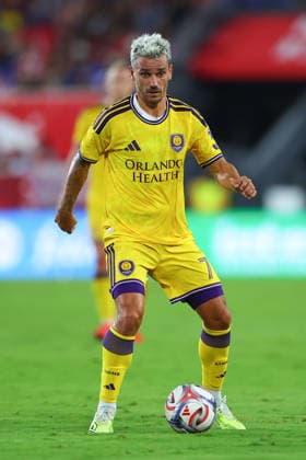 HARRISON, NJ - AUGUST 01: Antione Griezmann 7 of the Orlando City SC during the first half of the game against Red Bull New York on August 1, 2026 at Sports Illustrated Stadium in Harrison, New Jersey. (Photo by Rich Graessle Icon Sportswire) SOCCER: AUG 01 MLS, Fussball Herren, USA Red Bull New York vs Orlando City EDITORIAL USE ONLY Icon26080129736