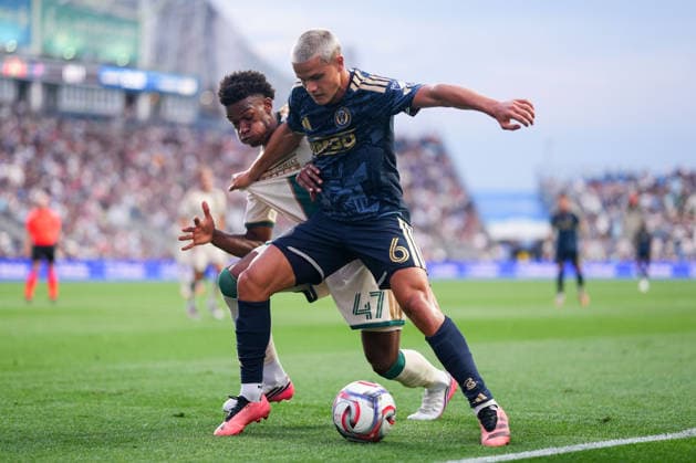 August 01, 2026: Philadelphia Union Midfielder Cavan Sullivan (6) and Atlanta United Defender Matt Edwards (47) battle for the ball during the first half of an MLS, Fussball Herren, USA match at Subaru Park in Chester, Pennsylvania. CSM Chester United States of America - ZUMAc04_ 20260801_zma_c04_233 Copyright: xKylexRoddenx
