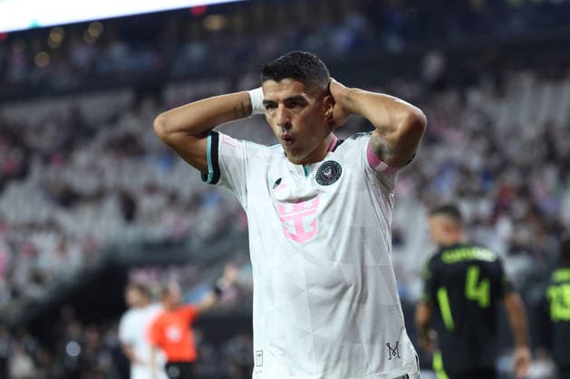 MIAMI, FL - AUGUST 01: Inter Miami CF offense Luis Suarez (9) reacts after a missed scoring chance in the second half during the game between the Columbus Crew and Inter Miami on Saturday, Agust 1, 2026 at Nu Stadium in Miami, FL (Photo by Peter Joneleit Icon Sportswire) SOCCER: AUG 01 MLS, Fussball Herren, USA Inter Miami CF vs Columbus Crew EDITORIAL USE ONLY Icon260801031