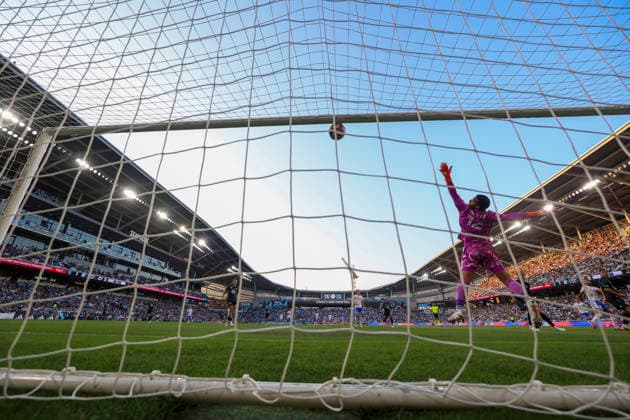 August 1, 2026, St. Paul, Minnesota, United States: Minnesota United FC goalkeeper DRAKE CALLENDER (12) leaps for a shot. Minnesota United hosted San Diego August 1st. The teams faced off at Allianz Field in St. Paul, Minnesota. The teams drew 1-1. St. Paul United States - ZUMAt166 20260801_zsp_t166_001 Copyright: xMichaelxTurnerx