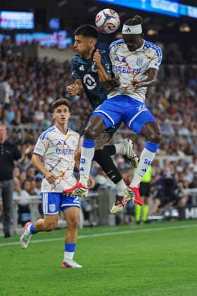 August 1, 2026, St. Paul, Minnesota, United States: Minnesota United FC midfielder JOAQUIN PEREYRA (26) and San Diego FC defender MANU DUAH (26) battle for possession. Minnesota United hosted San Diego August 1st. The teams faced off at Allianz Field in St. Paul, Minnesota. The teams drew 1-1. St. Paul United States - ZUMAt166 20260801_zsp_t166_016 Copyright: xMichaelxTurnerx