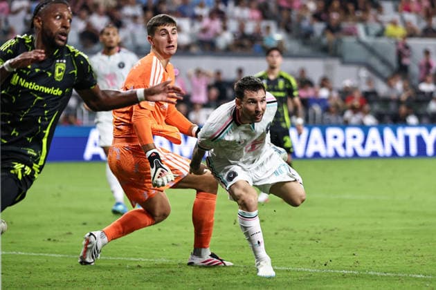 August 1, 2026, Miami, Florida, USA: LIONEL MESSI (10) of Inter Miami CF looks on during a MLS, Fussball Herren, USA game between Inter Miami CF and Columbus Crew Miami USA - ZUMAa257 20260801_zsp_a257_022 Copyright: xChrisxArjoonx