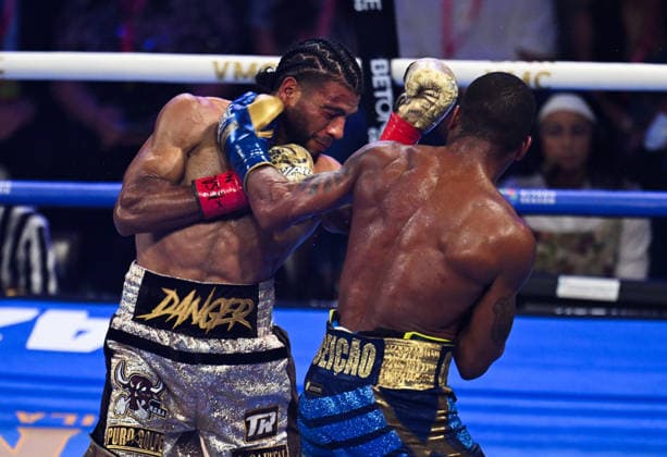 Raymond Muratalla vs. Robson Conceicao in Las Vegas LAS VEGAS, NEVADA - AUG 1: Raymond Muratalla (red & gold glove) and Robson Conceicao (blue & gold glove) exchange punches during their IBF lightweight World Championship, WM, Weltmeisterschaft title fight on Saturday night at The Theater Virgin Hotel in Las Vegas, Nevada, United States on August 1, 2026. Tayfun Coskun Anadolu Nevada United States. Editorial use only. Please get in touch for any other usage.  Copyright: x2026xAnadoluxTayfunxCoskunx