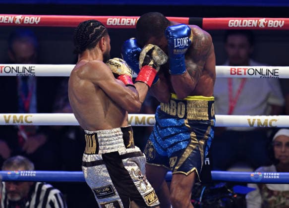 Raymond Muratalla vs. Robson Conceicao in Las Vegas LAS VEGAS, NEVADA - AUG 1: Raymond Muratalla (red & gold glove) and Robson Conceicao (blue & gold glove) exchange punches during their IBF lightweight World Championship, WM, Weltmeisterschaft title fight on Saturday night at The Theater Virgin Hotel in Las Vegas, Nevada, United States on August 1, 2026. Tayfun Coskun Anadolu Nevada United States. Editorial use only. Please get in touch for any other usage.  Copyright: x2026xAnadoluxTayfunxCoskunx