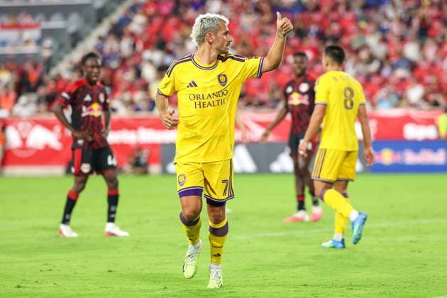 match between New York Red Bulls and Orlando for the MLS, Fussball Herren, USA Antoine Griezmann of Orlando during a match between the New York Red Bulls and Orlando City for the MLS (Major League Soccer) at the Sports Illustrated Stadium in Harrison, New Jersey, United States on the evening of Saturday, August 1, 2026. HARRISON sports illustrated stadium NJ UNITED STATES Copyright: xWILLIAMxVOLCOVx