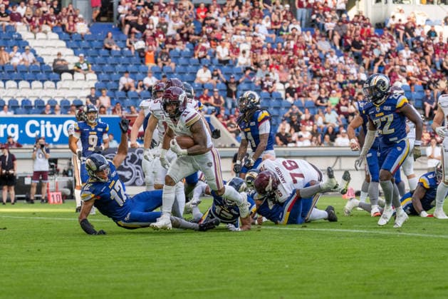 Jonathan Scott (Rhein Fire, 11) auf dem Weg in die Endzone der Alpine Rams, GER Rhein Fire vs. Alpine Rams, American Football, AFLE, Saison 2026, 01.08.2026 GER Rhein Fire vs. Alpine Rams, American Football, AFLE, Saison 2026, 01.08.2026 Duisburg *** Jonathan Scott, Rhein Fire, No. 11, on his way to the Alpine Rams end zone, GER Rhein Fire vs. Alpine Rams, American Football, AFLE, 2026 Season, August 1, 2026, GER Rhein Fire vs. Alpine Rams, American Football, AFLE, 2026 Season, August 1, 2026, Duisburg Copyright: xEibner-Pressefoto FabianxFriesex EP_FFE