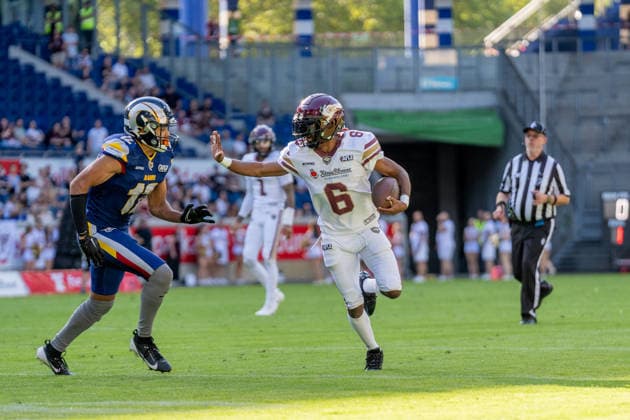Kaylon Geiger (Rhein Fire, 06) marschiert an Matheo Diarra (Alpine Rams, 12) vorbei, GER Rhein Fire vs. Alpine Rams, American Football, AFLE, Saison 2026, 01.08.2026 GER Rhein Fire vs. Alpine Rams, American Football, AFLE, Saison 2026, 01.08.2026 Duisburg *** Kaylon Geiger (Rhein Fire), March 6, passes Matheo Diarra (Alpine Rams), March 12, GER Rhein Fire vs. Alpine Rams, American Football, AFLE, 2026 Season, August 1, 2026, GER Rhein Fire vs. Alpine Rams, American Football, AFLE, 2026 Season, August 1, 2026, Duisburg Copyright: xEibner-Pressefoto FabianxFriesex EP_FFE