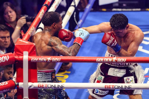 August 01, 2026: (R-L) William Zepeda punches Lamont Roach Jr. during their WBC Lightweight title fight inside The Theater at the Virgin Hotels on August 1, 2026 in Las Vegas, NV. CSM. Las Vegas United States of America - ZUMAc04_ 20260801_zma_c04_271 Copyright: xChristopherxTrimx