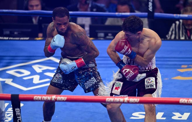 Lamont Roach vs. William Zepeda in Las Vegas LAS VEGAS, NEVADA - AUG 1: Lamont Roach (turquoise glove) and William Zepeda (burgundy glove) exchange punches during the main event for their WBC Lightweight World Championship, WM, Weltmeisterschaft title fight on Saturday night at The Theater Virgin Hotel in Las Vegas, Nevada, United States on August 1, 2026. Tayfun Coskun Anadolu Las Vegas United States. Editorial use only. Please get in touch for any other usage.  Copyright: x2026xAnadoluxTayfunxCoskunx