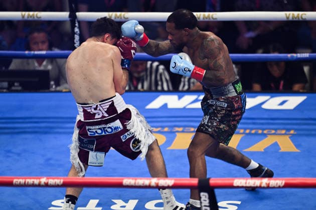 Lamont Roach vs. William Zepeda in Las Vegas LAS VEGAS, NEVADA - AUG 1: Lamont Roach (turquoise glove) and William Zepeda (burgundy glove) exchange punches during the main event for their WBC Lightweight World Championship, WM, Weltmeisterschaft title fight on Saturday night at The Theater Virgin Hotel in Las Vegas, Nevada, United States on August 1, 2026. Tayfun Coskun Anadolu Las Vegas United States. Editorial use only. Please get in touch for any other usage.  Copyright: x2026xAnadoluxTayfunxCoskunx