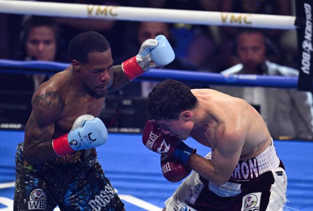 Lamont Roach vs. William Zepeda in Las Vegas LAS VEGAS, NEVADA - AUG 1: Lamont Roach (turquoise glove) and William Zepeda (burgundy glove) exchange punches during the main event for their WBC Lightweight World Championship, WM, Weltmeisterschaft title fight on Saturday night at The Theater Virgin Hotel in Las Vegas, Nevada, United States on August 1, 2026. Tayfun Coskun Anadolu Las Vegas United States. Editorial use only. Please get in touch for any other usage.  Copyright: x2026xAnadoluxTayfunxCoskunx
