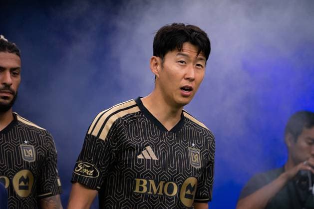 VANCOUVER, CANADA - AUGUST 1: Heung Min Son of Los Angeles FC arrives onto the pitch before the Major League Soccer match between Vancouver Whitecaps FC and Los Angeles at BC Place Stadium on August 1, 2026 in Vancouver, British Columbia, Canada.  Copyright: xAmyxElle SPPx Sportspressphoto_SPR199334