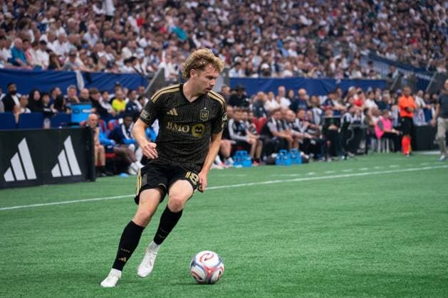 VANCOUVER, CANADA - AUGUST 1: Jcaob Shaffelburg of Los Angeles FC controls the ball during the Major League Soccer match between Vancouver Whitecaps FC and Los Angeles at BC Place Stadium on August 1, 2026 in Vancouver, British Columbia, Canada.  Copyright: xAmyxElle SPPx Sportspressphoto_SPR199348