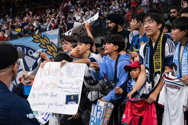 VANCOUVER, CANADA - AUGUST 1: Vancouver Whitecaps FC fan supporters holds signs for players and shouts to get their attention after the Major League Soccer match between Vancouver Whitecaps FC and Los Angeles FC at BC Place Stadium on August 1, 2026 in Vancouver, British Columbia, Canada.  Copyright: xAmyxElle SPPx Sportspressphoto_SPR199394