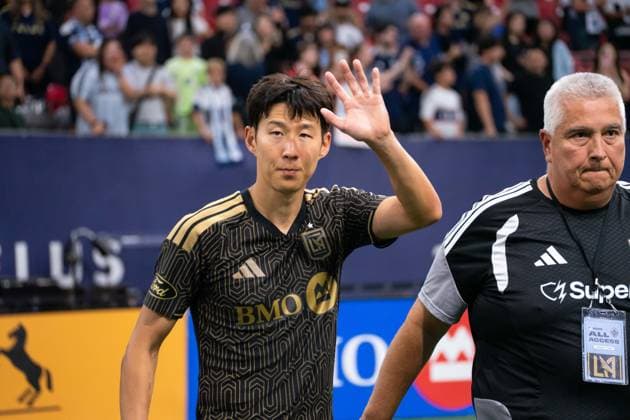 VANCOUVER, CANADA - AUGUST 1: Heung Min Son of Los Angeles FC waves and acknowledges fan supporters after the Major League Soccer match between Vancouver Whitecaps FC and Los Angeles at BC Place Stadium on August 1, 2026 in Vancouver, British Columbia, Canada.  Copyright: xAmyxElle SPPx Sportspressphoto_SPR199399