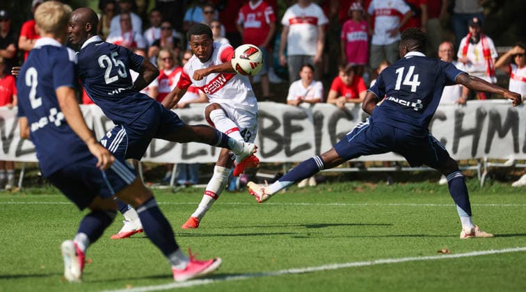2026.08.01, Deutschland, Stuttgart, Fußball VfB Stuttgart vs. Paris FC, Yarzinho Malanga (VfB, Mitte) *** August 1, 2026, Germany, Stuttgart, Soccer: VfB Stuttgart vs. Paris FC, Yarzinho Malanga (VfB), Center