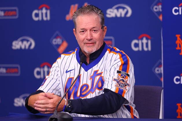 MLB, Baseball Herren, USA New York Mets press conference, PK, Pressekonferenz Former New York Mets player Roger McDowell speaks to the media during a press conference in the Shannon Forde Press Conference Room at Citi Field in Flushing, New York, on August 1, 2026. Members of the 1986 World Series champions team are being honored before the game. Flushing N.Y. United States  Copyright: xGordonxDonovanx originalFilename:donovan-mlbmiami260801_np9MM.jpg
