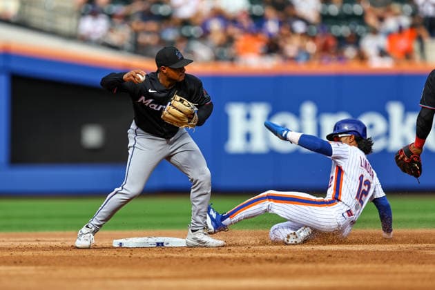 MLB, Baseball Herren, USA Miami Marlins Vs. New York Mets Miami Marlins Xavier Edwards, number 9, takes a throw and steps on second base for a force out as New York Mets Francisco Lindor, number 12, slides into the base during the first inning of a baseball game against the New York Mets at Citi Field in Flushing, New York, on August 1, 2026. Flushing N.Y. United States  Copyright: xGordonxDonovanx originalFilename:donovan-mlbmiami260801_npyUC.jpg