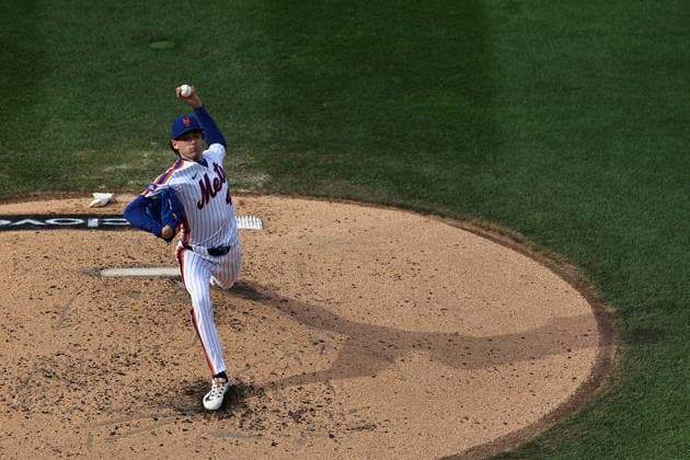 MLB, Baseball Herren, USA Miami Marlins Vs. New York Mets New York Mets starting pitcher Zach Thornton, number 49, throws during the third inning of a baseball game against the Miami Marlins at Citi Field in Flushing, New York, on August 1, 2026. Flushing N.Y. United States  Copyright: xGordonxDonovanx originalFilename:donovan-mlbmiami260801_npjQN.jpg