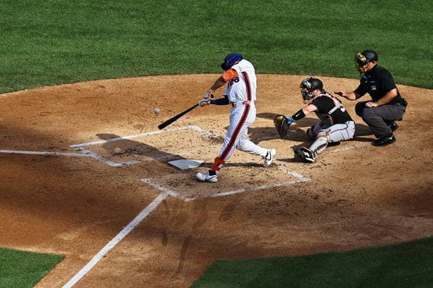 MLB, Baseball Herren, USA Miami Marlins Vs. New York Mets New York Mets player Tyrone Taylor 28 hits a home run during the second inning of a baseball game against the Miami Marlins at Citi Field in Flushing, New York, on August 1, 2026. Flushing N.Y. United States  Copyright: xGordonxDonovanx originalFilename:donovan-mlbmiami260801_npa8k.jpg