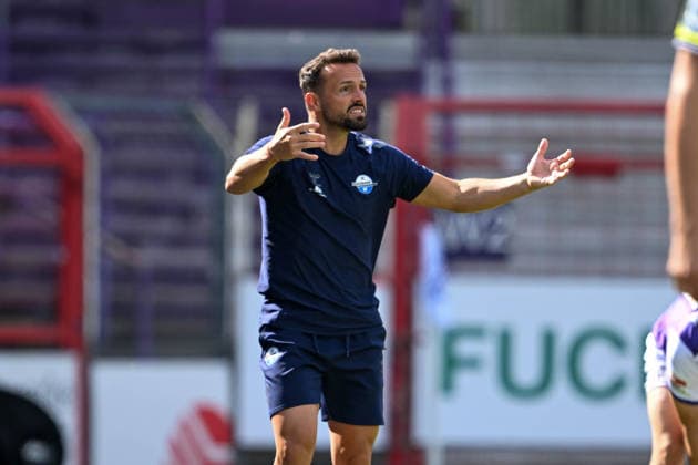 Testspiel 26 27 - VfL Osnabrück - SC Paderborn am 01.08.2026 an der Bremer Brücke in Osnabrück Trainer Ralf Kettemann (Paderborn) unzufrieden, enttäuscht, enttaeuscht, niedergeschlagen. *** Friendly Match 26 vs. 27: VfL Osnabrück vs. SC Paderborn on August 1, 2026, at Bremer Brücke in Osnabrück. Coach Ralf Kettemann (Paderborn): dissatisfied, disappointed, disheartened, dejected MT