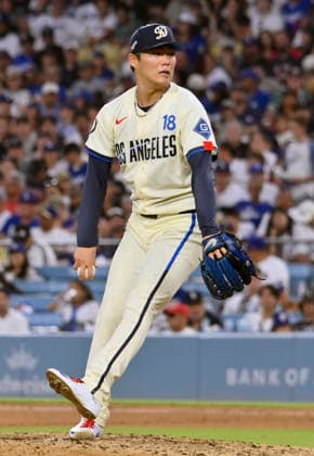 Los Angeles Dodgers starting pitcher Yoshinobu Yamamoto winds up to deliver in the eighth inning against the Boston Red Sox at Dodger Stadium in Los Angeles on Saturday, August 1, 2026.  LAP2026080112 JIMxRUYMEN