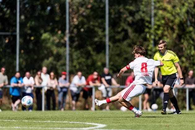 DFB-Pokal der Junioren: VfL Bochum 1848 vs. 1. FC Köln; 02.08.2026 BOCHUM, DEUTSCHLAN - AUGUST 02: Benjamin Ley (1. FC Köln, 8) schießt das 0:2 während der 1. Runde des DFB-Pokals der Junioren zwischen dem VfL Bochum 1848 vs. 1. FC Köln auf Rasen H4 des Nachwuchsleistungszentrum des VfL Bochum am 2. August 2026 in Bochum, Deutschland *** DFB Junior Cup: VfL Bochum 1848 vs. 1. FC Köln, August 2, 2026, BOCHUM, GERMANY. August 2: Benjamin Ley of 1. FC Köln, 8 scores the 0–2 goal during the first round of the DFB Junior Cup between VfL Bochum 1848 and 1 FC Köln on Field H4 at the VfL Bochum Youth Academy on August 2, 2026, in Bochum, Germany Copyright: xBEAUTIFULxSPORTS Wunderlx