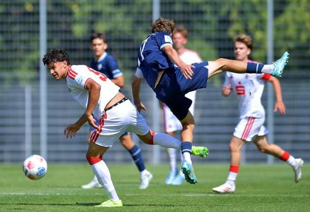 VfL Bochum U19 - 1. FC Köln U19 ** NUR FÜR REDAKTIONELLE ZWECKE ** EDITORIAL USE ONLY **<p>Fußball DFB-Pokal A-Junioren 1. Runde: VfL Bochum U19 - 1. FC Köln U19 am 02.08.2026 am Nachwuchszentrum Hiltroper Straße in Bochum Milian Eggers ( 1. FC Köln U19 ), links - Jason Schneider ( VfL Bochum U19 ), rechts Deutschland Nordrhein-Westfalen Bochum Copyright: ThorstenxTillmann *** VfL Bochum U19 vs. 1. FC Köln U19 ** FOR EDITORIAL USE ONLY ** EDITORIAL USE ONLY ** p Soccer DFB Cup A Juniors 1st Round VfL Bochum U19 vs. 1. FC Köln U19 on August 2, 2026, at the Hiltroper Straße Youth Training Center in Bochum Milian Eggers, 1. FC Köln U19, on the left, Jason Schneider, VfL Bochum U19; on the right, Germany, North Rhine-Westphalia, Bochum. Copyright ThorstenxTillmann Copyright: ThorstenxTillmann doc86zefze0yczkt3wni3w ,EDITORIAL USE ONLY