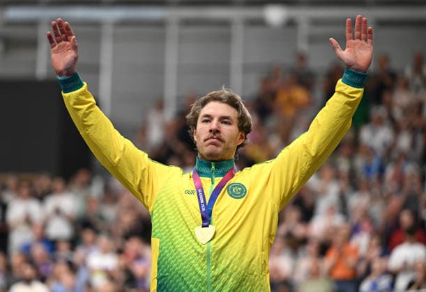 COM26 Track cycling, Rad, Radsport, Bahnrad, Bahn Gold medalist Leigh Hoffman of Australia celebrates during the medal ceremony for the Men™s 1000m Time Trial Final during the Glasgow 2026 Commonwealth Games Track Cycling at the Sir Chris Hoy Velodrome in Glasgow, Scotland, Sunday, August 2, 2026. ( NO ARCHIVING, EDITORIAL USE ONLY Glasgow Scotland United Kingdom  Copyright: xDEANxLEWINSx 20260802122722891756
