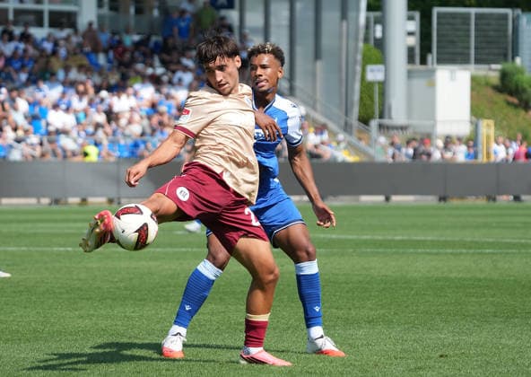 Testspiel, TSG Hoffenheim vs Karlsruher SC 01.08.2024, Dietmar-Hopp-Stadion, Hoffenheim, Testspiel, TSG Hoffenheim vs Karlsruher SC , Danyal Zor (Karlsruhe), Bambase Conte (Hoffenheim) Hoffenheim Dietmar-Hopp-Stadion Baden-Wuerttemberg Deutschland *** Friendly Match, TSG Hoffenheim vs. Karlsruher SC, August 1, 2024, Dietmar Hopp Stadium, Hoffenheim, Friendly Match, TSG Hoffenheim vs. Karlsruher SC, Danyal Zor (Karlsruhe), Bambase Conte (Hoffenheim), Hoffenheim, Dietmar Hopp Stadium, Baden-Württemberg, Germany Copyright: xNordphotox xBraticx